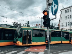 Szczecin wyposaży komunikację miejską w 274 defibrylatory AED. Urządzenia trafią do autobusów i tramwajów