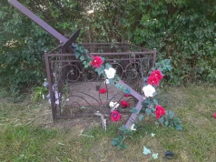 Przyszedł ze szlifierką, wyciął przydrożny krzyż, groził też dzieciom. Został zatrzymany