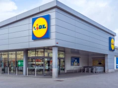 Lidl i Biedronka zmieniają zasady parkowania. Kamery liczą czas postoju