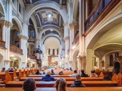 Biskupi proponują spotkania w parafiach. "Inny cel niż religia w szkole"