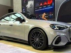 Elektryczny Mercedes Klasy C ma ogromny ekran i 1050 świateł. Zasięg 762 km