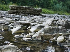 Łuh nad Wetliną. Historia mostu, który pamięta wojnę, śmierć i bratobójczą nienawiść