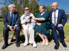 Ławka Przyjaźni stanęła w rzeszowskim parku. To symbol partnerstwa z niemieckim miastem