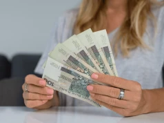 300+ na każde dziecko, dochód nie ma znaczenia. Wystarczy 1 wniosek do ZUS