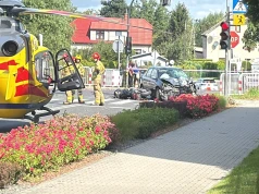 Zderzenie osobówki z motocyklem przy kościele św. Barbary. Interweniował LPR
