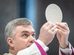 Abp Zieliński: Maryja jest darem dla ludzkości i Kościoła