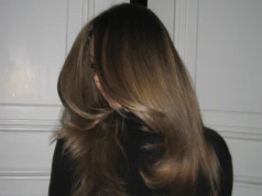 Dobiera się go jak idealny podkład. Naked hair to najpiękniejszy kolor włosów na jesień