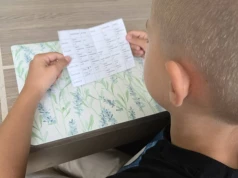 Rodzice, przestańmy narzekać na plan lekcji. Szkoła nie otworzy się pod nasze godziny pracy