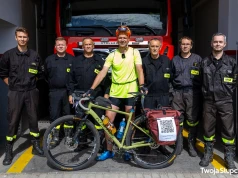 Peleton Kory wyruszył ze Słupcy. Zbierają pieniądze na walkę z agresywnym rakiem.