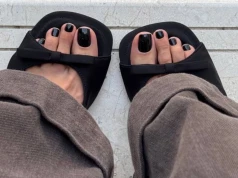 Espresso, merlot, black cherry. Perfekcyjny ciemny pedicure na wrzesień