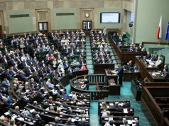 Konfederacja z KO czy prawicowy blok? Polacy wskazali, jaka koalicja będzie najlepsza dla Polski