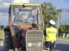 Ciągnikiem przewoził za dużo osób. Kontrola drogowa ujawniła kolejne problemy