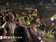 W Wielkiej Brytanii narastają antyimigracyjne protesty w portach