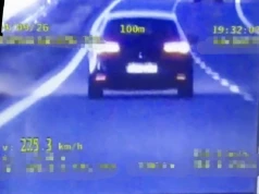 19-latek pędził aż 225 km/h! Młody pirat drogowy o włos od tragedii