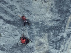 Babsi Zangerl i Jacopo Larcher relizują pierwsze powtórzenie „Déjà” (8c+ 400m) – FILM