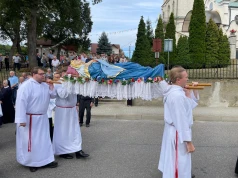 ‘Wszystkie prośby, które tu przynosimy, spełniają się’. Rozpoczął się odpust ku czci Matki Boskiej Zwycięskiej w Odporyszowie