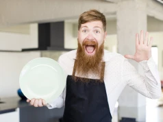 Co oznacza symbol „Dishwasher Safe” na naczyniach?