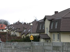 Zalałeś działkę betonem? Szykuj się na podatek od deszczu. Oto stawki