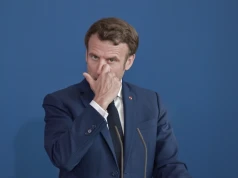 Prezydent Francji Emmanuel Macron wzywa Komisję Europejską do poparcia zakazu mediów społecznościowych dla nastolatków