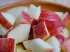 Jelita lubią te owoce. Jeden pomaga na zaparcia, inny wspiera mikrobiotę