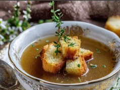 Zapomniana zupa kuchni galicyjskiej. Aromatyczna konkurentka ogórkowej