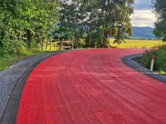 Coraz więcej czerwonych dróg w Polsce. Nie chodzi o rowerzystów