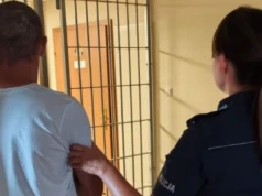 Wybili szybę w aucie, żeby wyciągnąć uciekiniera. Zatrzymanie obywatela Mołdawii