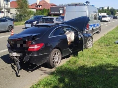 Dwa wypadki i kolizja z udziałem czterech aut w Rzeszowie. Rowerzysta i motocyklistka w szpitalu