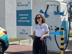 Shell odda do użytku 60 ultraszybkich ładowarek z mocą 400 kW. Jest już BIAŁYSTOK, jest POZNAŃ, są MARKI