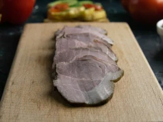 Wkładam mięso do lodówki na kilka dni. Mam najlepszą wędlinę na kanapki