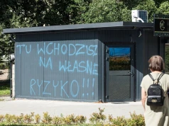 Nietypowe „ostrzeżenie” przed jednym z olsztyńskich salonów fryzjerskich. Właścicielka mówi o wymuszeniu