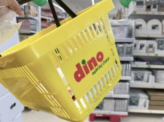 Tyle zarabia się w Dino. Takie kwoty "na rękę” dla kasjera, a takie dla kierownika marketu