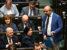 Likwidacja 800 plus dla każdego. Nowy pomysł zakłada "znaczone" pieniądze