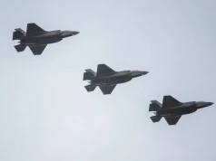 Laserem oślepił pilotów w Łasku. Niebezpieczny incydent na wojskowym lotnisku