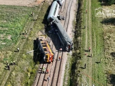 Ciężarówka uderzyła w bok pierwszego wagonu – informuje prokuratura
