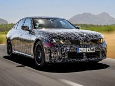 Nowe spalinowe BMW serii 3 coraz bliżej premiery. W wersji M350 xDrive dostanie funkcję driftu