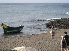 Łódź z imigrantami dotarła do Lanzarote. Odnaleziono 19 osób, trwają poszukiwania