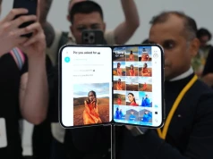 Apple pokazało iPhone’a ze składanym ekranem. Kurs poszedł w górę