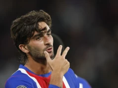 Grad bramek na Parc des Princes. Popis Ferrana Torresa