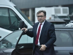 Śledczy sprawdzają, kto pomagał uciec Ziobrze. Poseł PiS: Wpław za ocean nie popłynął