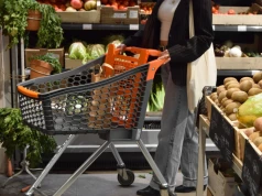 Ceny żywności w 2026 roku. Te produkty potaniały najbardziej. Rekordzista tańszy niemal o 35%