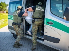 Nie zdążył opuścić lotniska. Deportowany 40-latek trafi do aresztu