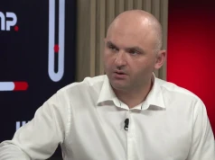 AI w przemyśle daje realne oszczędności. Ale wdrożenie nie zawsze się opłaca
