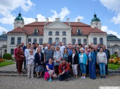 Wycieczka na Lubelszczyznę. Członkowie MK PZKO Olbrachcice odwiedzili Nałęczów, Lublin i Kozłówkę