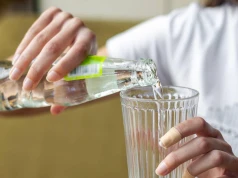 Nie musisz pić dwóch litrów wody. Badania obalają popularny mit