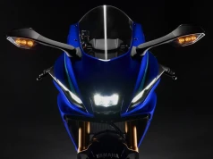 Yamaha R7 dostała technologię z R1. Takiego skoku jakościowego brakowało tej maszynie