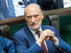 Niebywałe, co wyczyniał Macierewicz na miesięcznicy smoleńskiej! Wszystko się nagrało