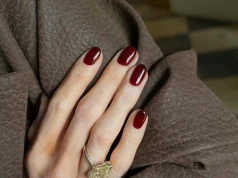 7 najbardziej eleganckich kolorów paznokci na jesień. Takie lakiery będziemy nosić do skórzanych kurtek i wełnianych swetrów