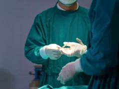 Jest decyzja w sprawie zmian. Limity pensji lekarzy wejdą w życie szybciej niż chciało MZ