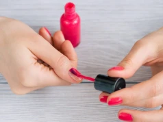 To będzie najmodniejszy manicure jesieni. Idealny dla pań po 50-tce